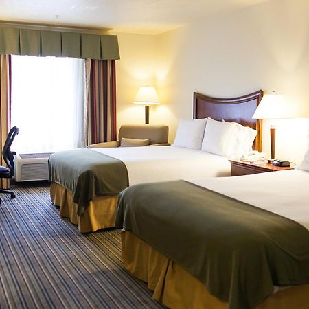 Holiday Inn Express Turlock By Ihg Kültér fotó