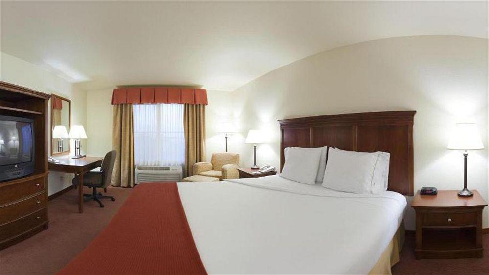 Holiday Inn Express Turlock By Ihg Kültér fotó