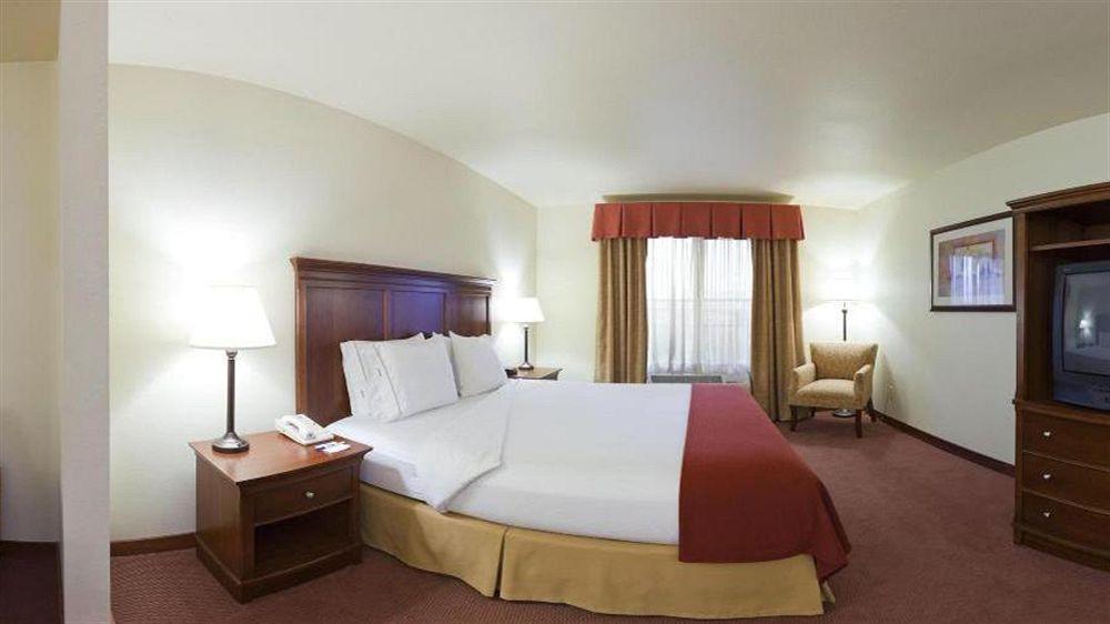 Holiday Inn Express Turlock By Ihg Kültér fotó