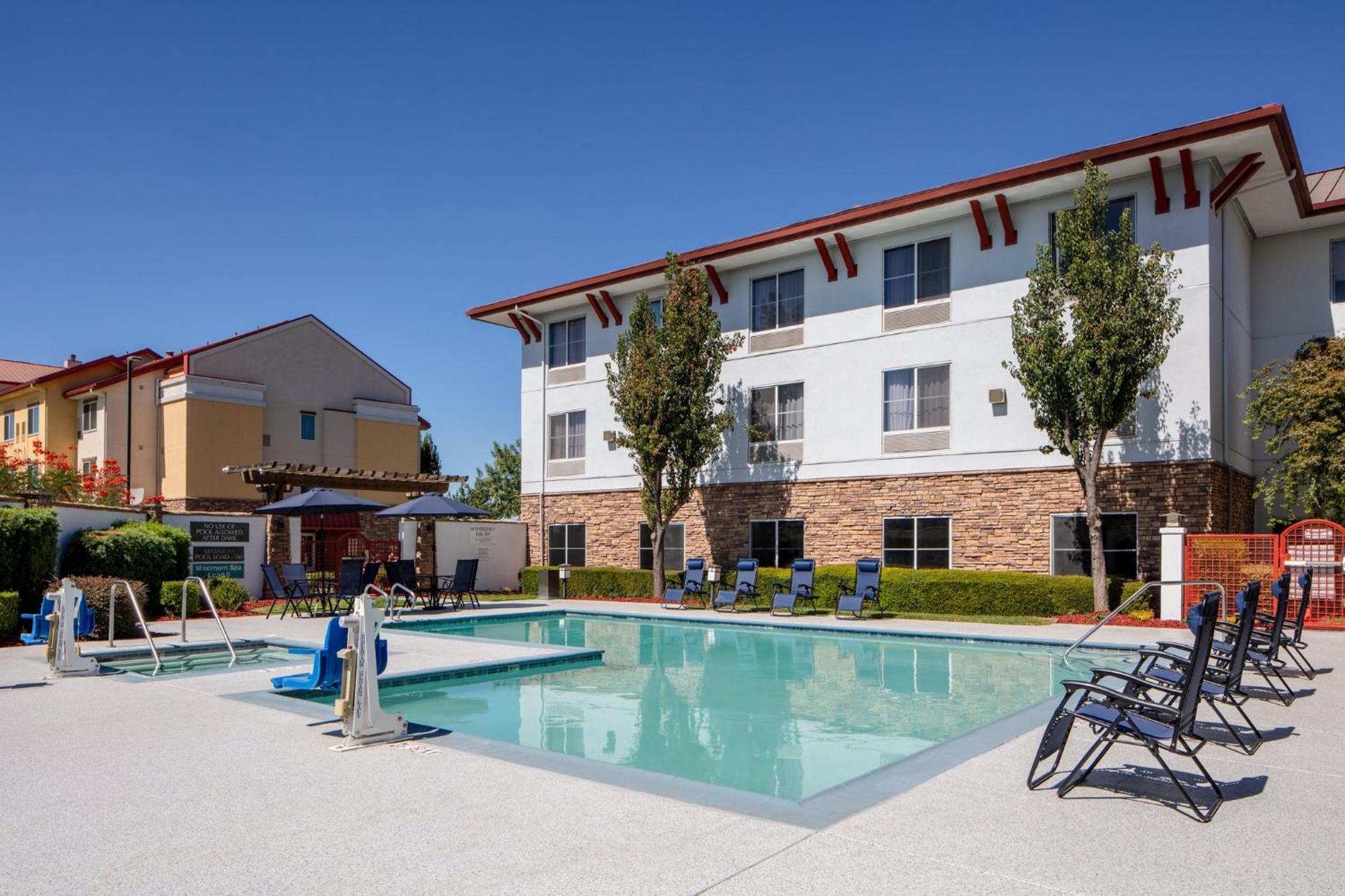 Holiday Inn Express Turlock By Ihg Kültér fotó