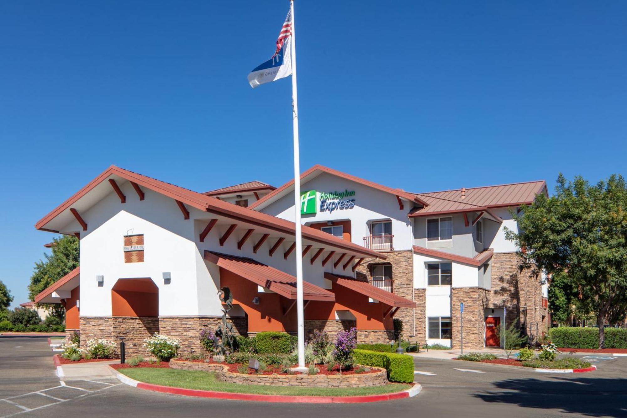 Holiday Inn Express Turlock By Ihg Kültér fotó