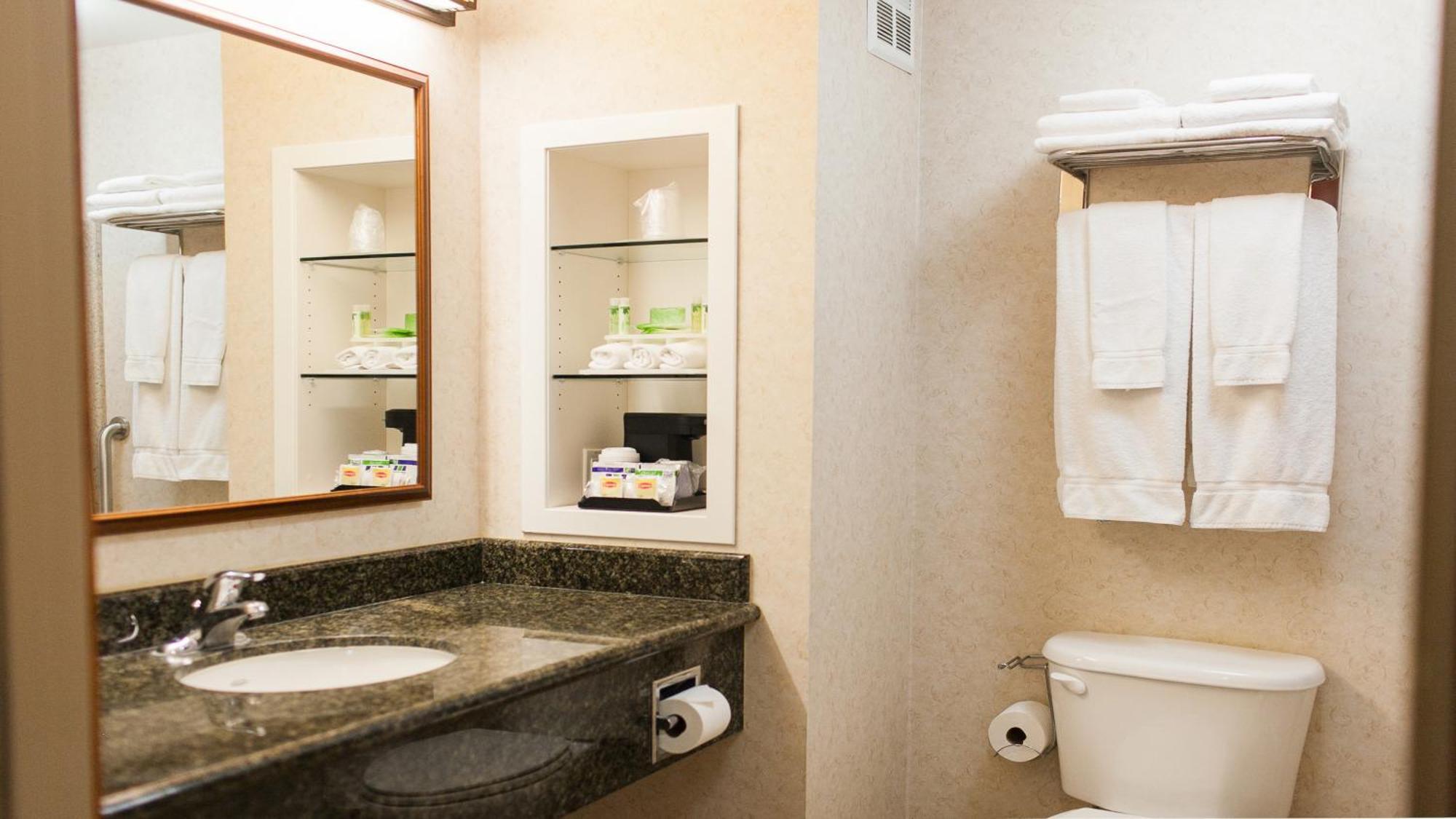 Holiday Inn Express Turlock By Ihg Kültér fotó
