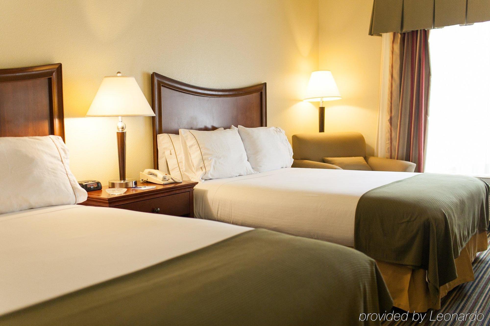 Holiday Inn Express Turlock By Ihg Kültér fotó