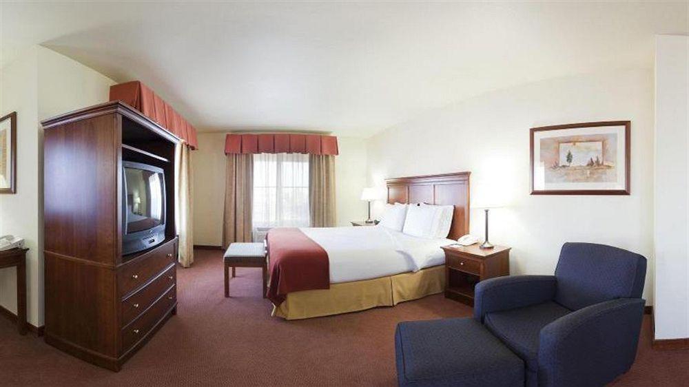 Holiday Inn Express Turlock By Ihg Kültér fotó