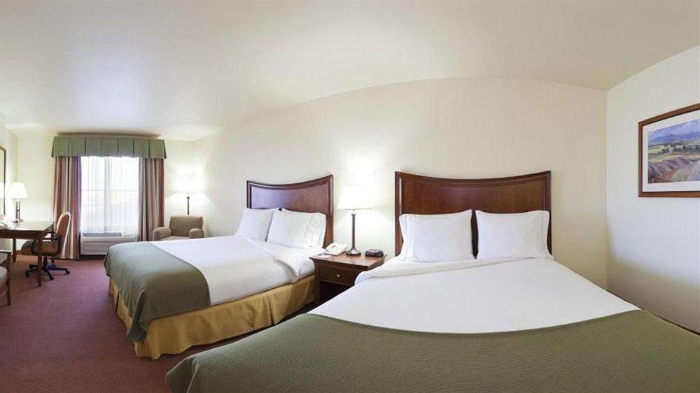 Holiday Inn Express Turlock By Ihg Kültér fotó